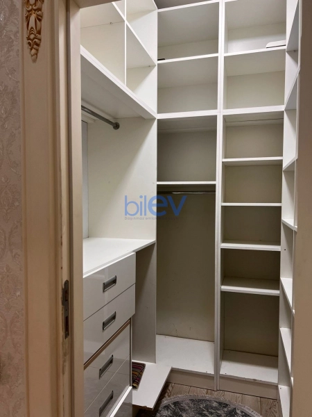 Aylıq Kirayə 4 otaqlı Yeni Tikili bina evi  230m², Bakı