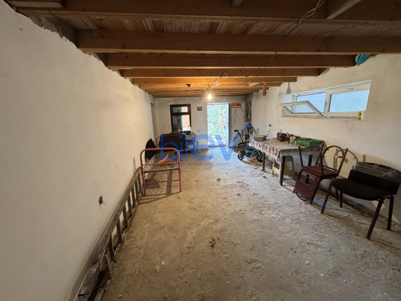 Satış 9 otaqlı Həyət evi  240m², Bakı