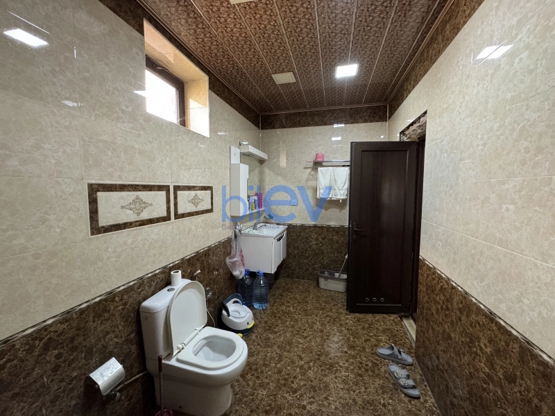 Satış 9 otaqlı Həyət evi  240m², Bakı