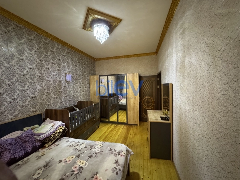 Satış 9 otaqlı Həyət evi  240m², Bakı