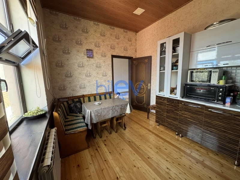 Satış 9 otaqlı Həyət evi  240m², Bakı