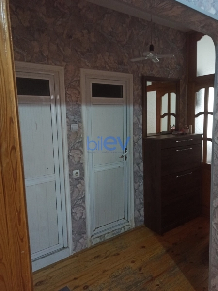 Satış 2 otaqlı Köhnə Tikili bina evi  58m², Bakı