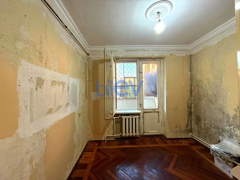 Satış 3 otaqlı Köhnə Tikili bina evi  85m², Bakı