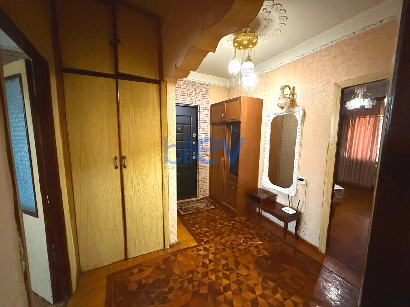 Satış 3 otaqlı Köhnə Tikili bina evi  85m², Bakı