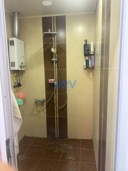 Satış 3 otaqlı Köhnə Tikili bina evi  65m², Bakı