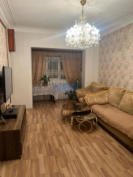 Satış 3 otaqlı Köhnə Tikili bina evi  70m², Bakı