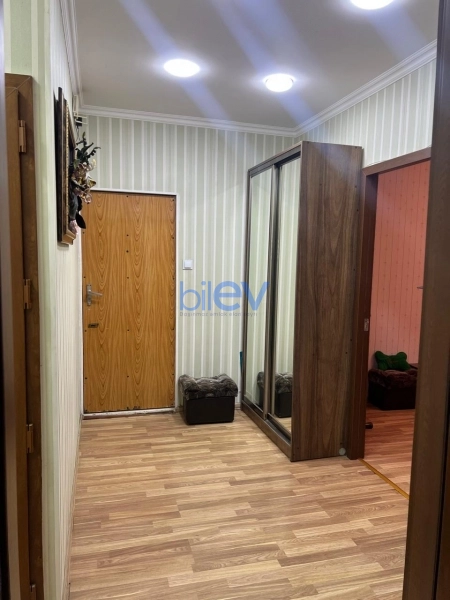 Satış 3 otaqlı Köhnə Tikili bina evi  70m², Bakı