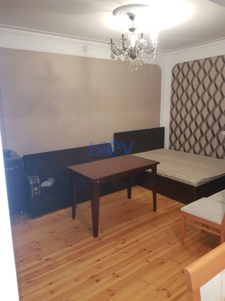 Satış 1 otaqlı Köhnə Tikili bina evi  40m², Bakı