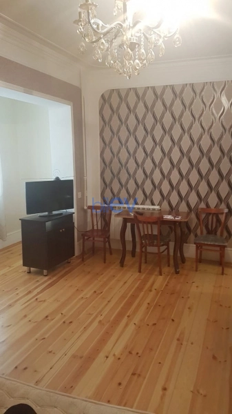 Satış 1 otaqlı Köhnə Tikili bina evi  40m², Bakı