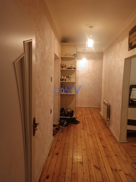 Satış 3 otaqlı Köhnə Tikili bina evi  100m², Bakı