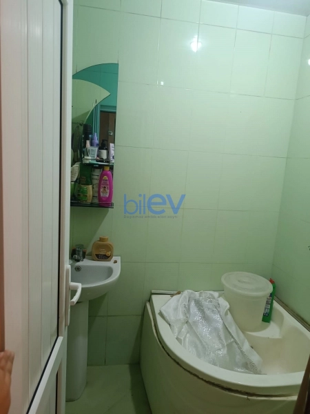 Satış 3 otaqlı Köhnə Tikili bina evi  100m², Bakı