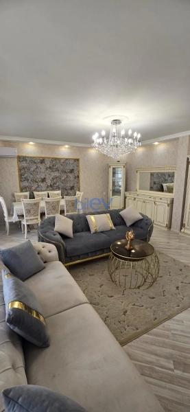 Satış 5 otaqlı Köhnə Tikili bina evi  107m², Xırdalan