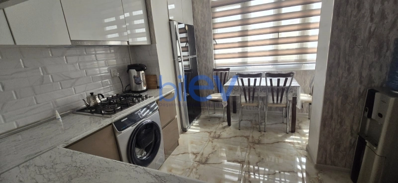 Satış 5 otaqlı Köhnə Tikili bina evi  107m², Xırdalan