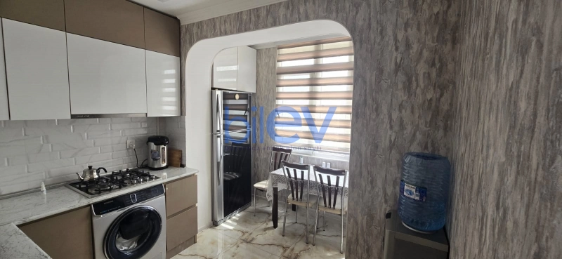 Satış 5 otaqlı Köhnə Tikili bina evi  107m², Xırdalan