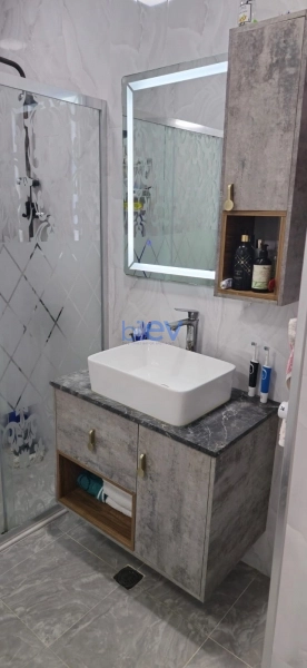 Satış 5 otaqlı Köhnə Tikili bina evi  107m², Xırdalan