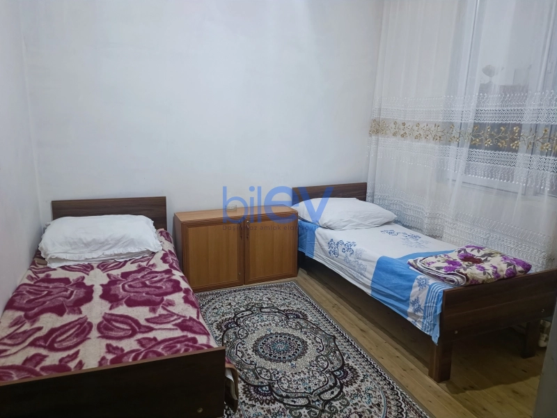 Aylıq Kirayə 12 otaqlı Həyət evi  200m², Şəki
