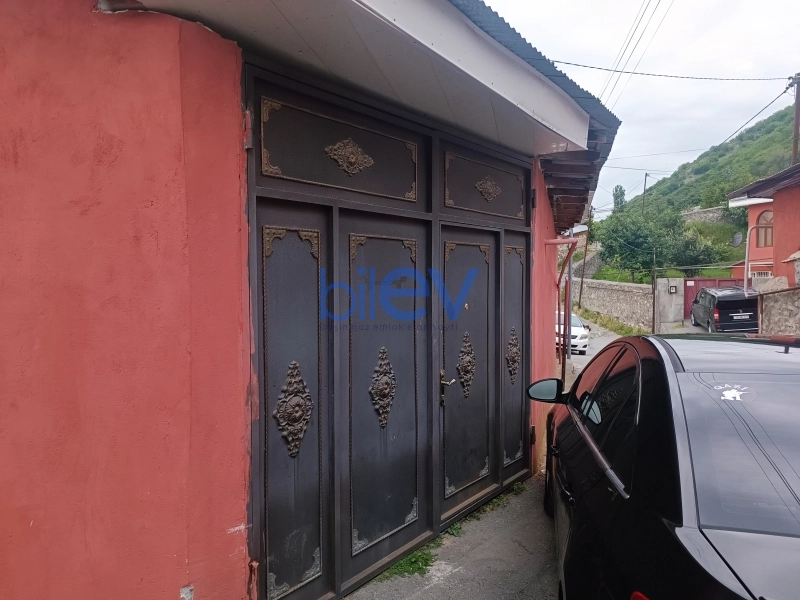 Aylıq Kirayə 12 otaqlı Həyət evi  200m², Şəki