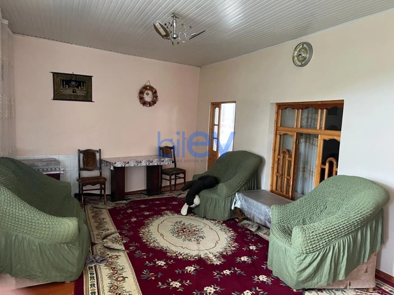 Aylıq Kirayə 12 otaqlı Həyət evi  200m², Şəki