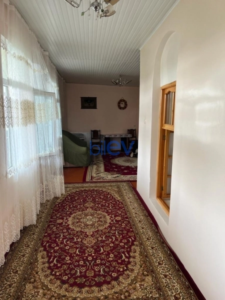 Aylıq Kirayə 12 otaqlı Həyət evi  200m², Şəki