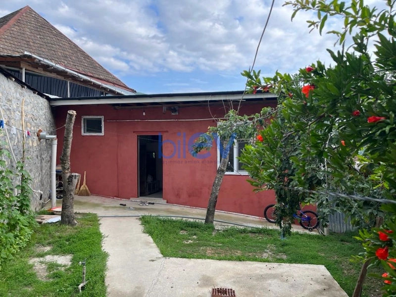 Aylıq Kirayə 12 otaqlı Həyət evi  200m², Şəki