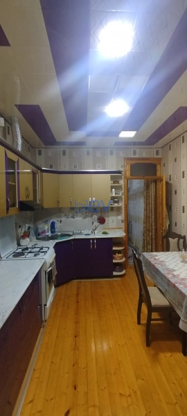 Satış 7 otaqlı Həyət evi  218m², Şəki