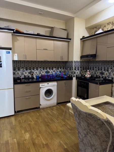 Aylıq Kirayə 3 otaqlı Köhnə Tikili bina evi  60m², Bakı