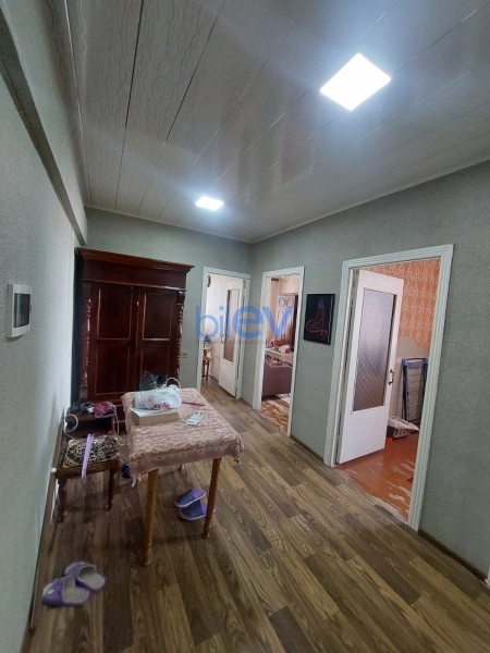 Satış 2 otaqlı Köhnə Tikili bina evi  52m², Bakı