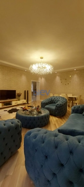 Satış 5 otaqlı Bağ evi  500m², Bakı