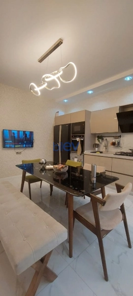 Satış 5 otaqlı Bağ evi  500m², Bakı