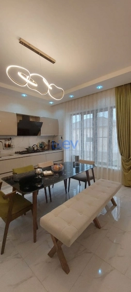 Satış 5 otaqlı Bağ evi  500m², Bakı