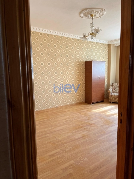 Satış 4 otaqlı Köhnə Tikili bina evi  86m², Gəncə