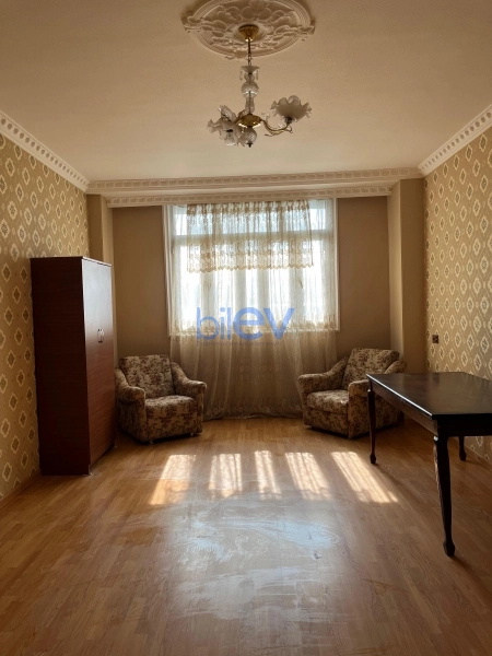 Satış 4 otaqlı Köhnə Tikili bina evi  86m², Gəncə