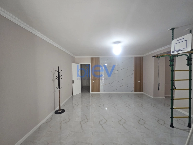 Aylıq Kirayə 4 otaqlı Köhnə Tikili bina evi  150m², Bakı