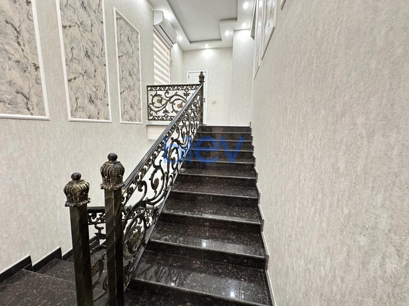 Satış 6 otaqlı Həyət evi  300m², Bakı
