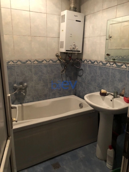 Aylıq Kirayə 3 otaqlı Köhnə Tikili bina evi  75m², Bakı
