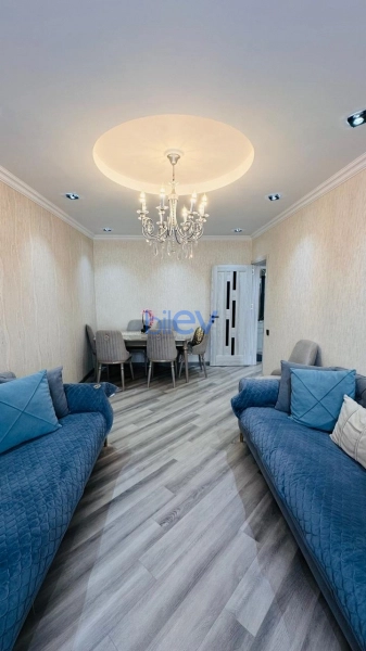 Satış 4 otaqlı Köhnə Tikili bina evi  82m², Bakı