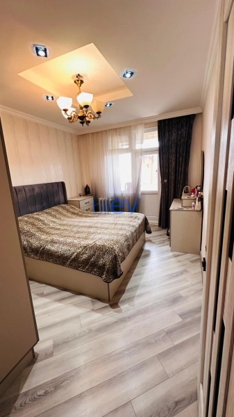 Satış 4 otaqlı Köhnə Tikili bina evi  82m², Bakı