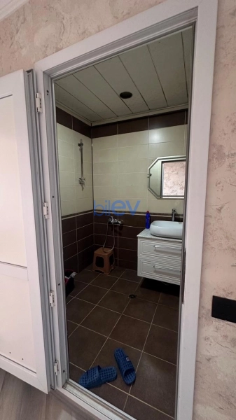Satış 4 otaqlı Köhnə Tikili bina evi  82m², Bakı