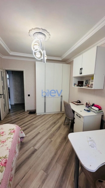 Satış 4 otaqlı Köhnə Tikili bina evi  82m², Bakı