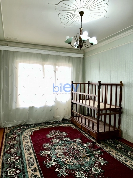 Satış 5 otaqlı Köhnə Tikili bina evi  110m², Xırdalan