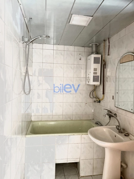 Satış 5 otaqlı Köhnə Tikili bina evi  110m², Xırdalan
