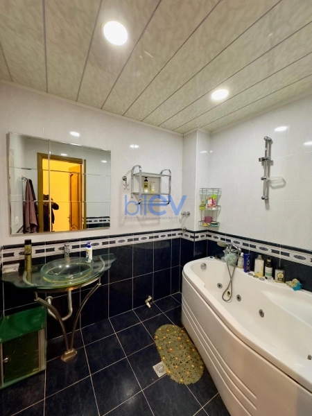 Satış 4 otaqlı Yeni Tikili bina evi  153m², Bakı