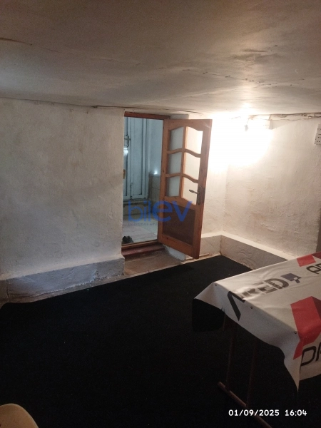 Aylıq Kirayə 2 otaqlı Yeni Tikili bina evi  130m², Bakı