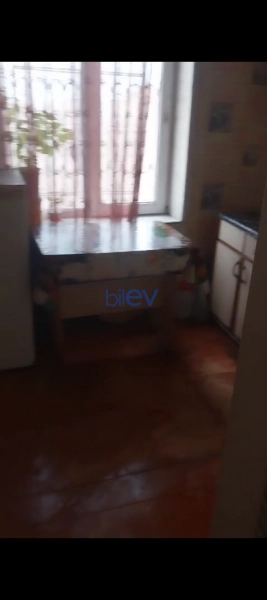 Satış 2 otaqlı Köhnə Tikili bina evi  72m², Bakı