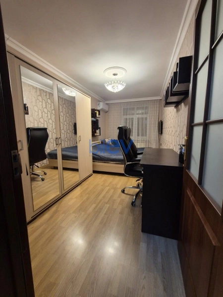 Satış 2 otaqlı Köhnə Tikili bina evi  43m², Bakı