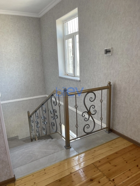 Satış 6 otaqlı Həyət evi  200m², Bakı