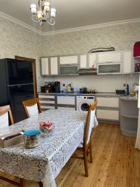 Satış 6 otaqlı Həyət evi  200m², Bakı