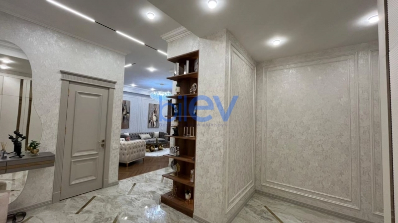 Satış 4 otaqlı Yeni Tikili bina evi  165m², Bakı