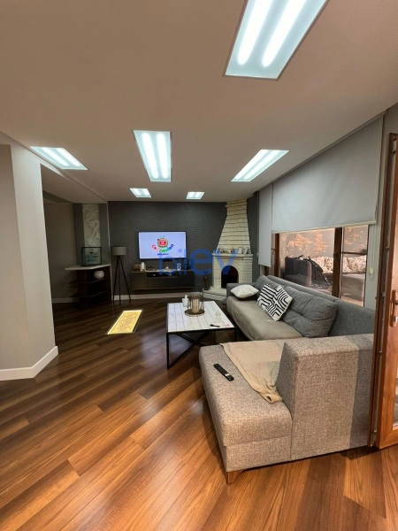 Satış 4 otaqlı Köhnə Tikili bina evi  250m², Bakı