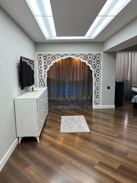 Satış 4 otaqlı Köhnə Tikili bina evi  250m², Bakı